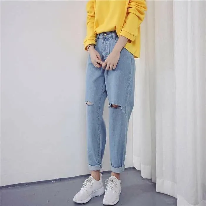 Quần jeans xắn gấu hiện đang là món đồ yêu thích của giới mộ điệu thời trang