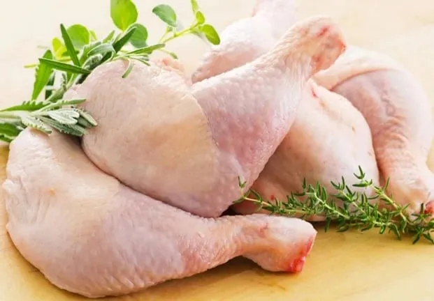 Mùi hôi từ thịt gà là một chỉ báo mạnh mẽ về việc thịt đã không còn tươi