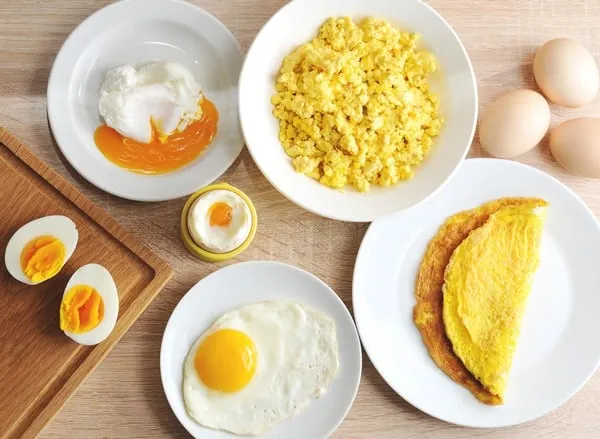 Trứng luộc chứa nhiều axit béo không bão hòa, có ích trong việc tăng cường mức cholesterol tốt