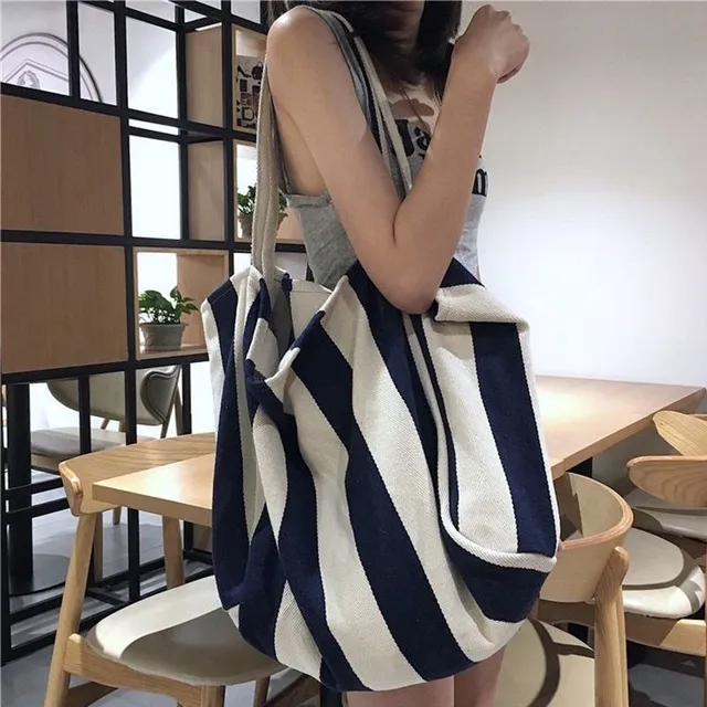 Món đồ này có thể mix match với các items khác giúp hoàn thiện outfit cho bạn