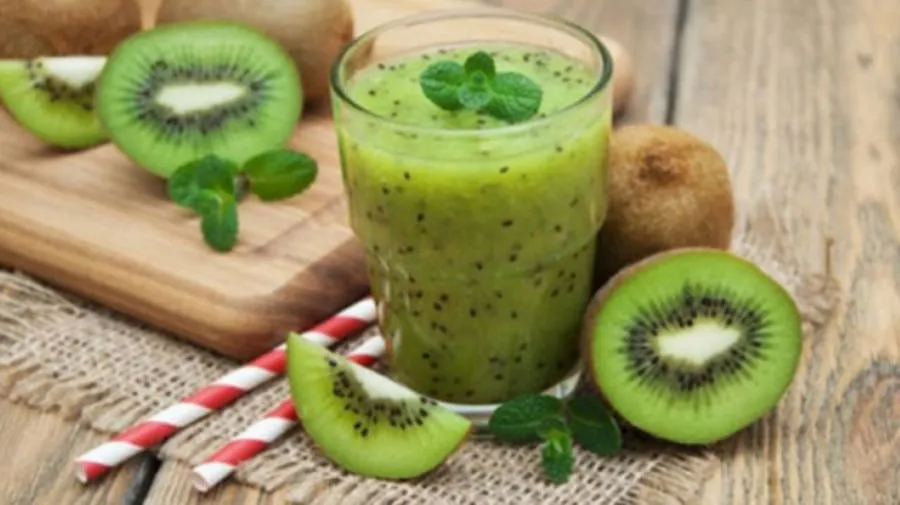 Kiwi giúp bạn cải thiện làn da trắng sáng, mịn màng và căng bóng 