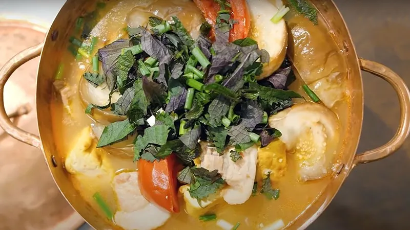 Nấu canh cà bung