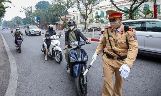 Từ 1/1/2025: Những hành vi người đi xe máy tuyệt đối không được làm