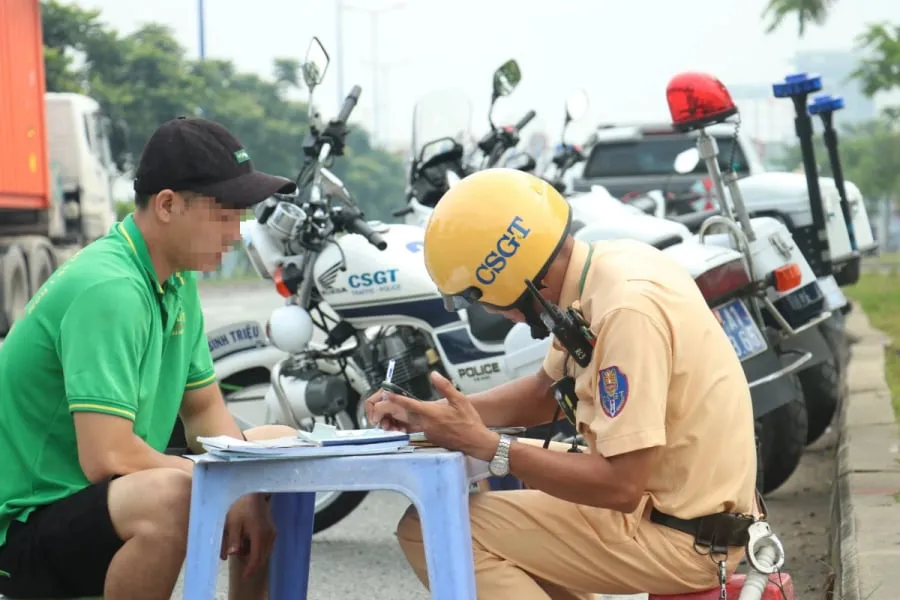 trường hợp người tham gia giao thông mà mượn xe hợp pháp, chính chủ từ những người thân hay bạn bè thì sẽ không bị phạt.