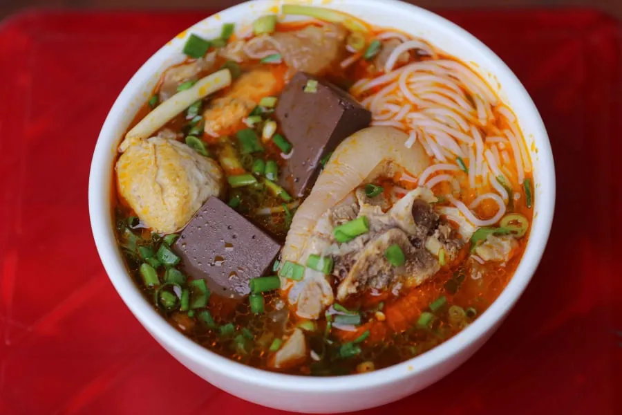 Bún bò giò heo