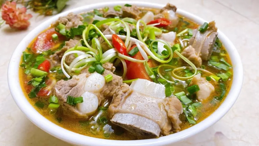 Cách nấu canh sườn chua ngon ngọt nước