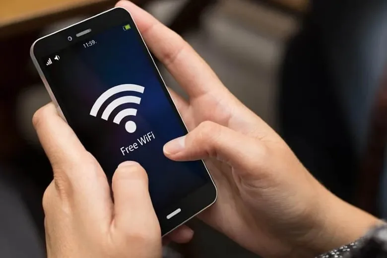 Mở Cài đặt trên điện thoại của bạn và chọn Wi-Fi.