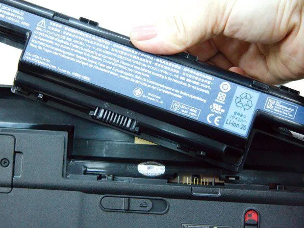 Những cách cực đơn giản giúp hạn chế chai pin laptop