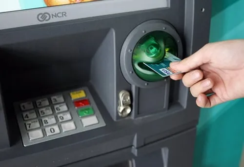 Máy ATM còn bẩn hơn bồn cầu