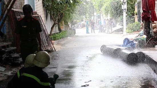 300 hộ dân tháo chạy vì chung cư phát hỏa nửa đêm