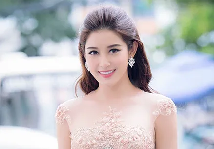 Huyền My tái xuất xinh đẹp như 'thiên thần' sau scandal 'sốc'