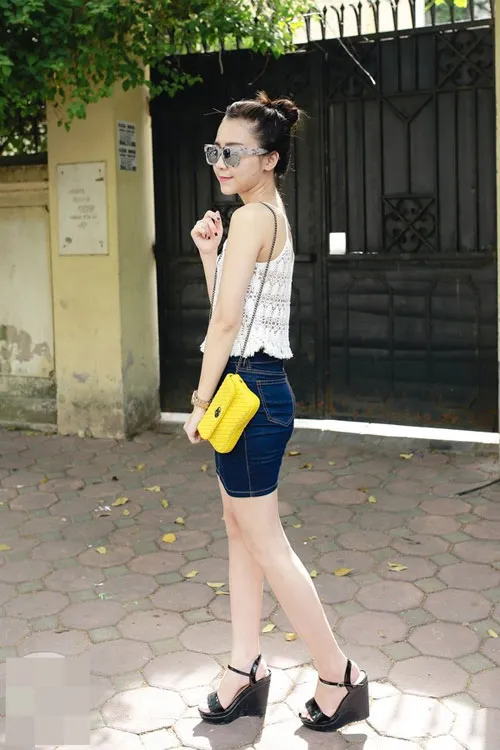 Quý cô 2 miền khoe street style giải nhiệt với váy áo hai dây