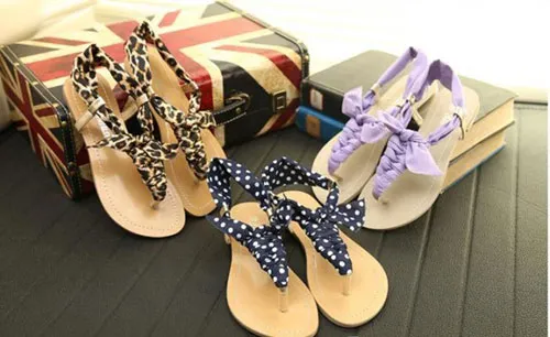 Cách diện sandal vải lãng mạn đón Thu sang