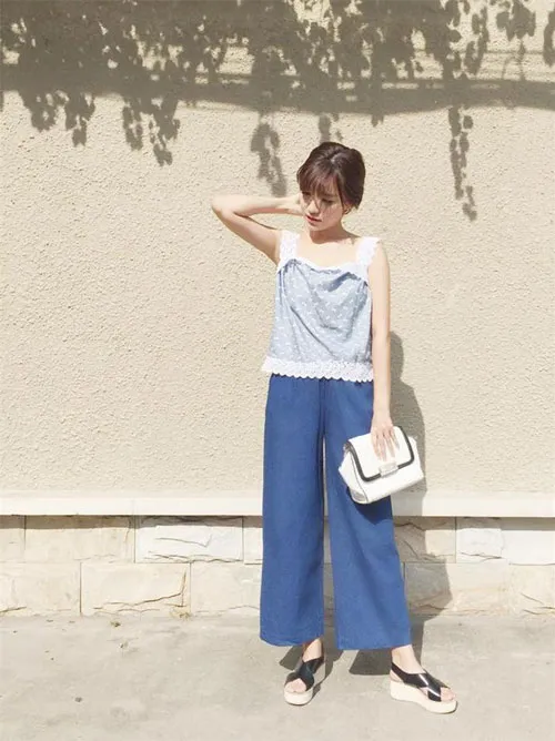 Street style đơn giản, Thanh Hằng nổi bật nhất tuần qua