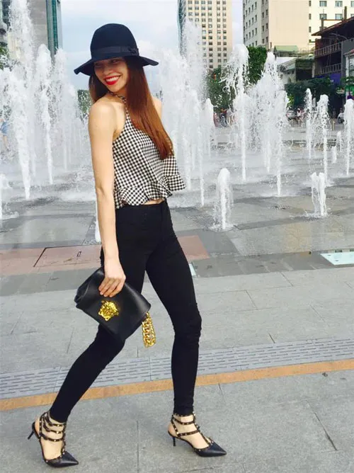 Street style đơn giản, Thanh Hằng nổi bật nhất tuần qua