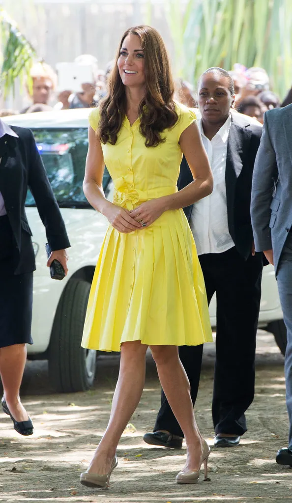 Chọn đồ thanh lịch đến công sở đẹp như công nương Kate Middleton