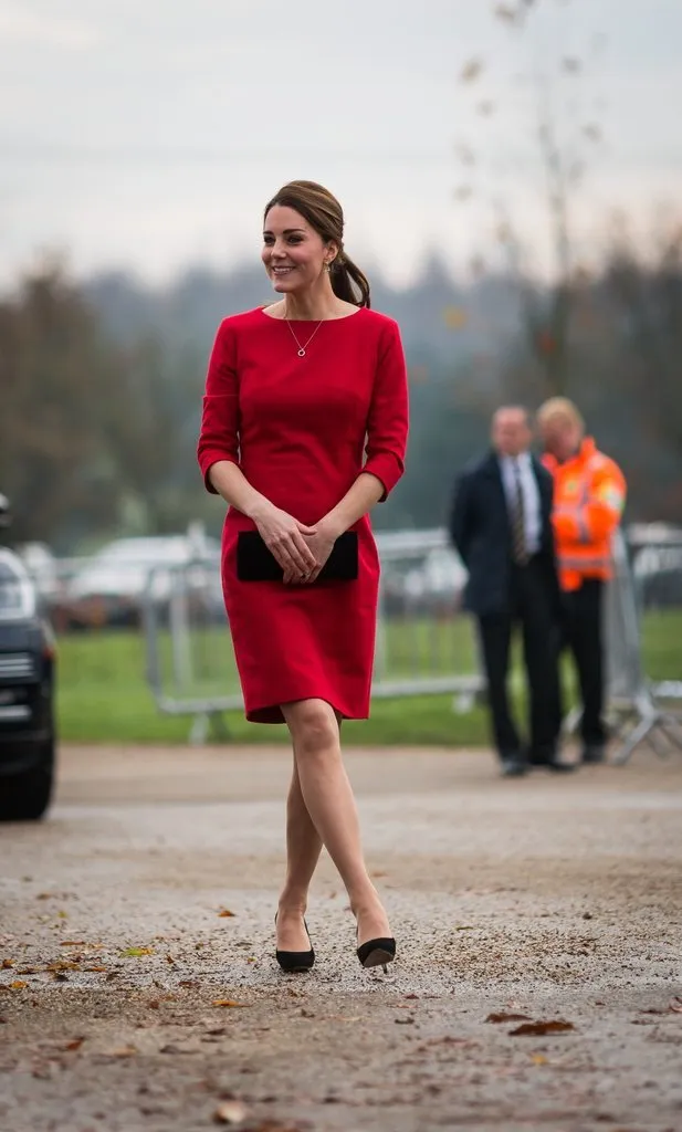 Chọn đồ thanh lịch đến công sở đẹp như công nương Kate Middleton