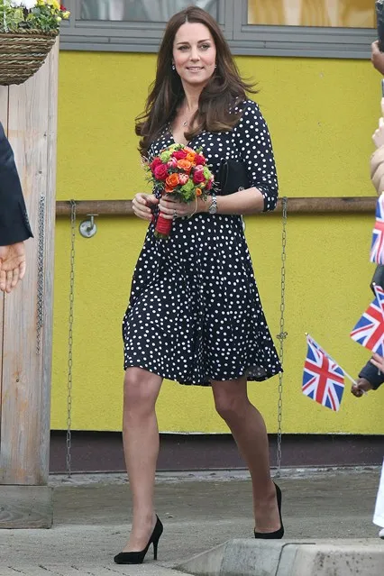 Những mẫu váy liền gợi cảm, thanh lịch của Kate Middleton