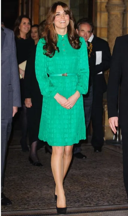 Những mẫu váy liền gợi cảm, thanh lịch của Kate Middleton