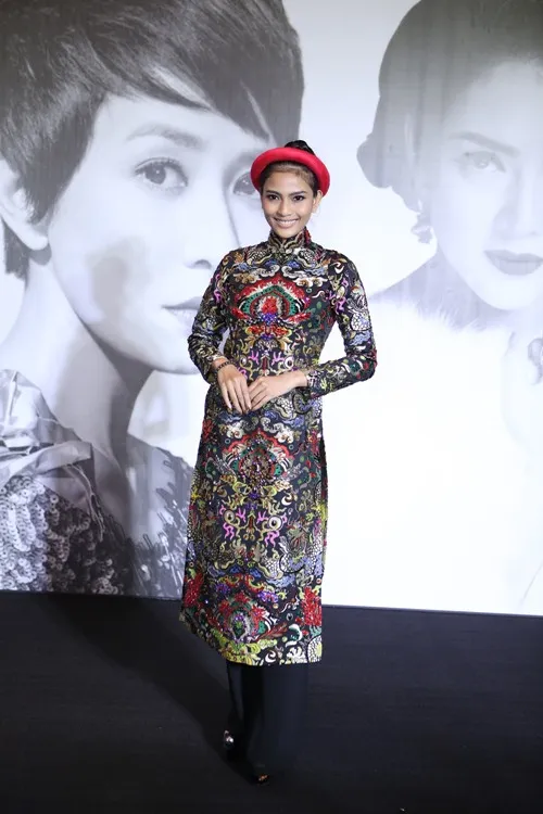 Mỹ nhân Việt xấu, đẹp trên thảm đỏ Lynk Fashion Show 2015