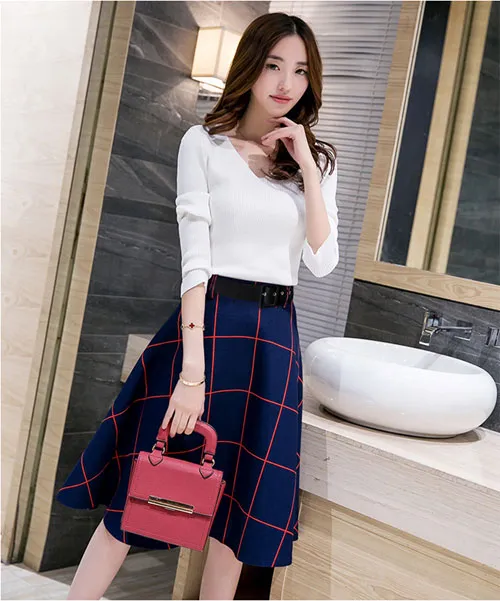 Cực trendy với set áo len, chân váy xòe phong cách Hàn