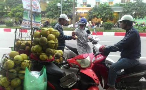 Buoi que 8.000 dong ban rong o Ha Noi: Rat ngon