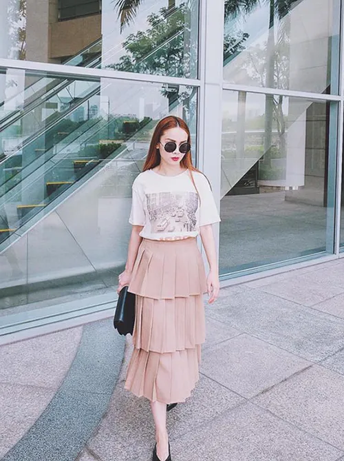 Street style cực sành điệu đón hè mát mẻ của sao Việt tuần qua