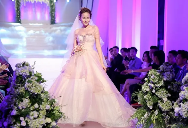 Mai Ngô chê Diệp Linh Châu catwalk như đàn ông mặc váy 2