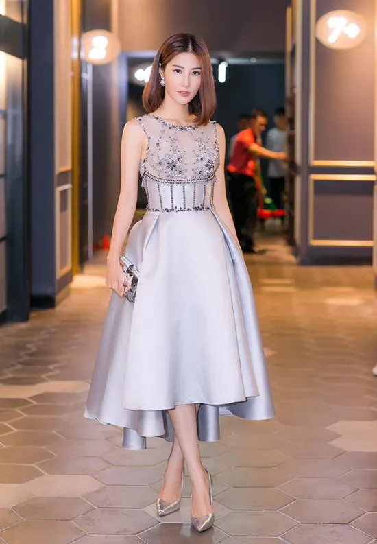 Style sao 23/8: Diễm My 9x xinh như công chúa, Lê Phương gợi cảm