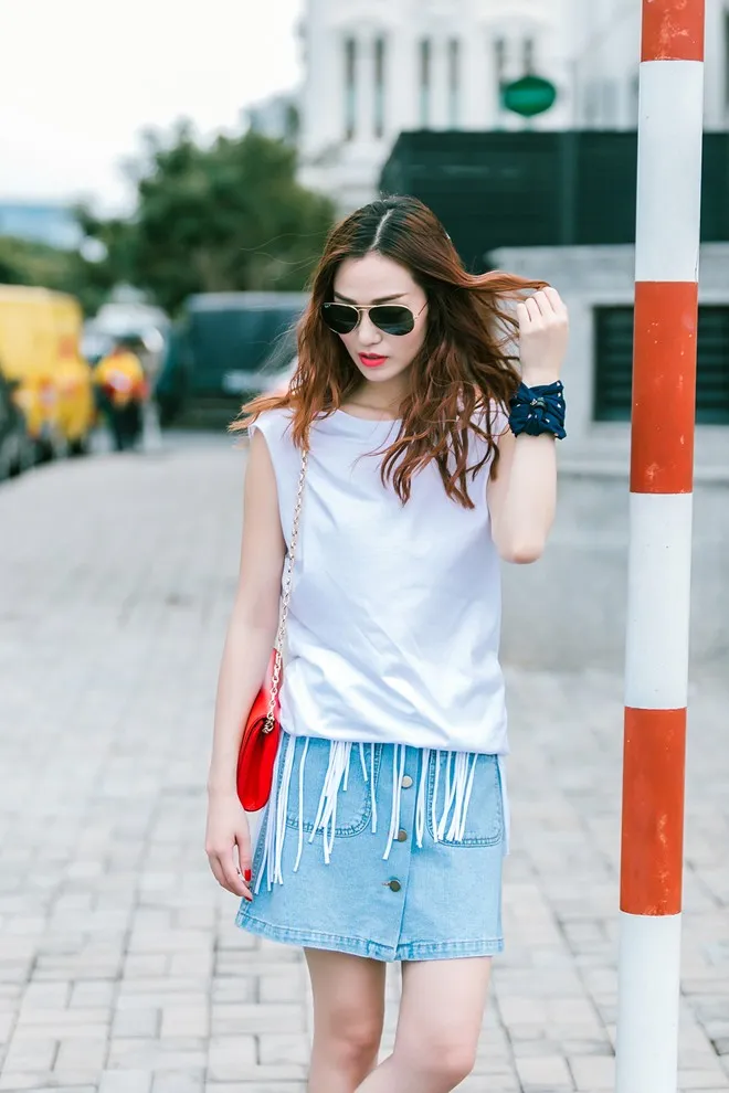 8 cách biến tấu cùng chân váy đính cúc chất như fashionista