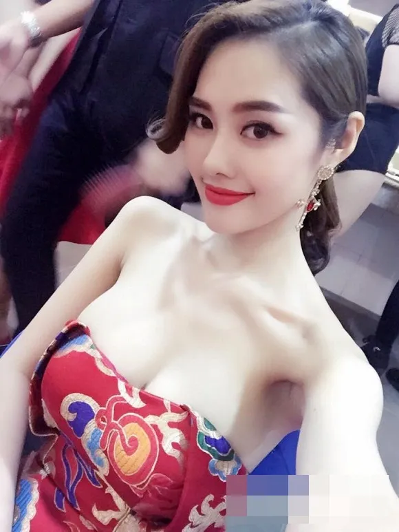 Những mỹ nhân Việt chăm chỉ khoe vòng 1 nhất showbiz Việt