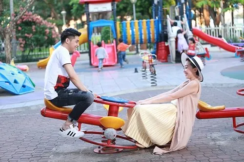 'Phát ghen' khi Noo Phước Thịnh tình tứ với Tóc Tiên