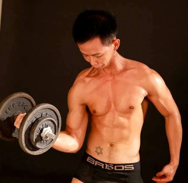 9X Việt bị ung thư vòm họng vẫn có thân hình 6 múi