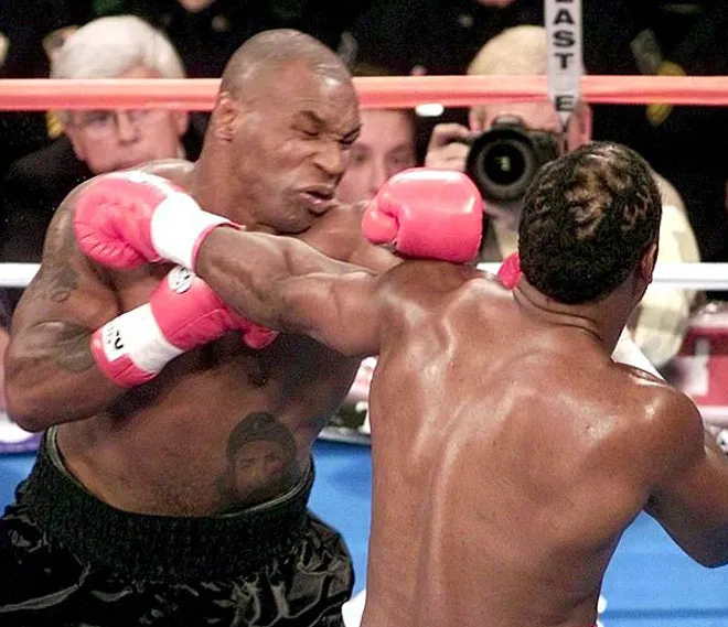 2300 tá»· Äá»ng Äá» Mike Tyson thÆ°á»£ng ÄÃ i: KÃ¬nh Äá»ch buÃ´ng lá»i khÃ³ nghe - 1