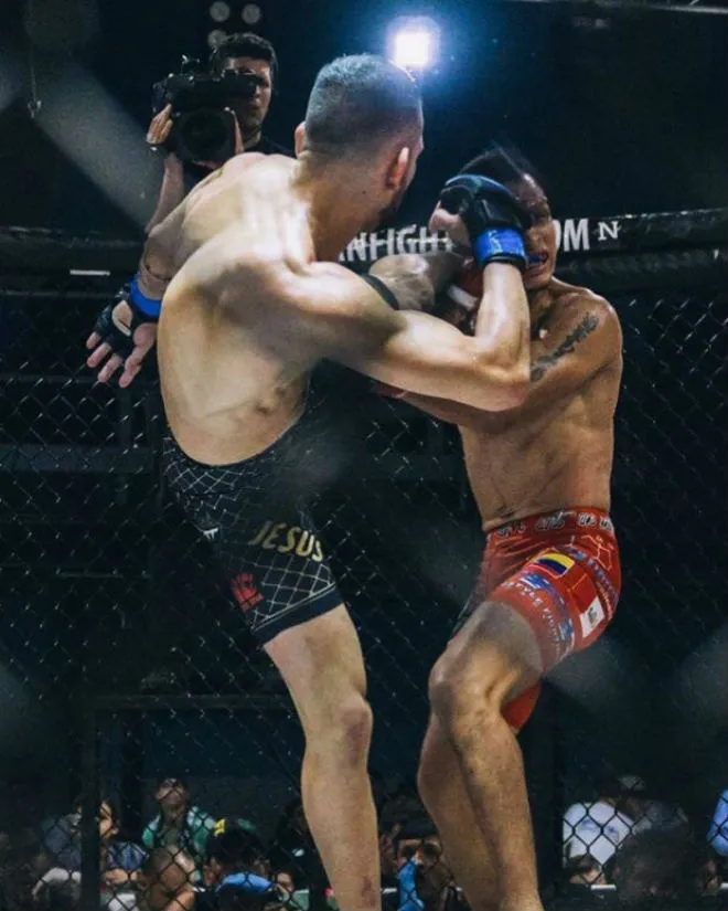 SAO vô địch MMA chết não vì lý do sốc: Bạn gái xinh đẹp vẫn thề chung tình - 2