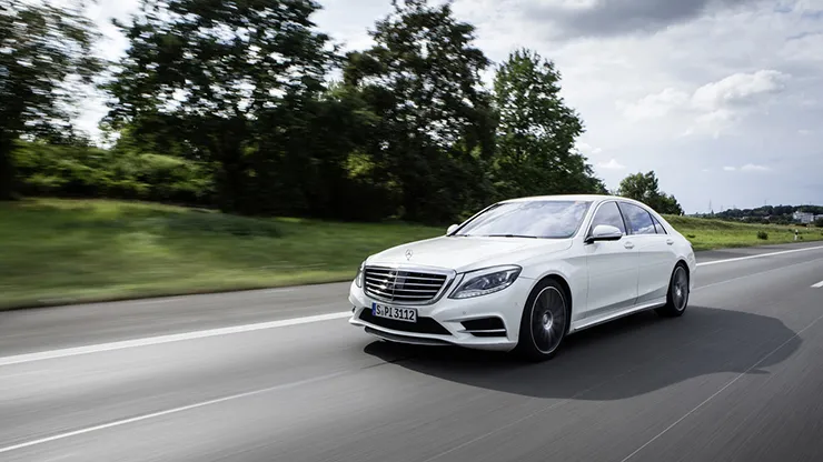 Vụ xe máy tông gãy cửa Mercedes-Benz S400, tiền sửa chữa hết hơn 260 triệu đồng - 8