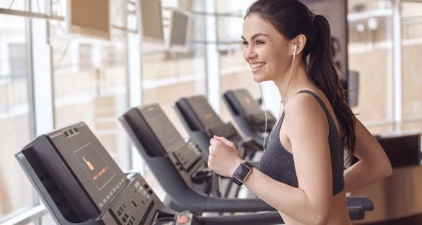 Uống nước khi tập Gym giúp tăng hiệu suất tập