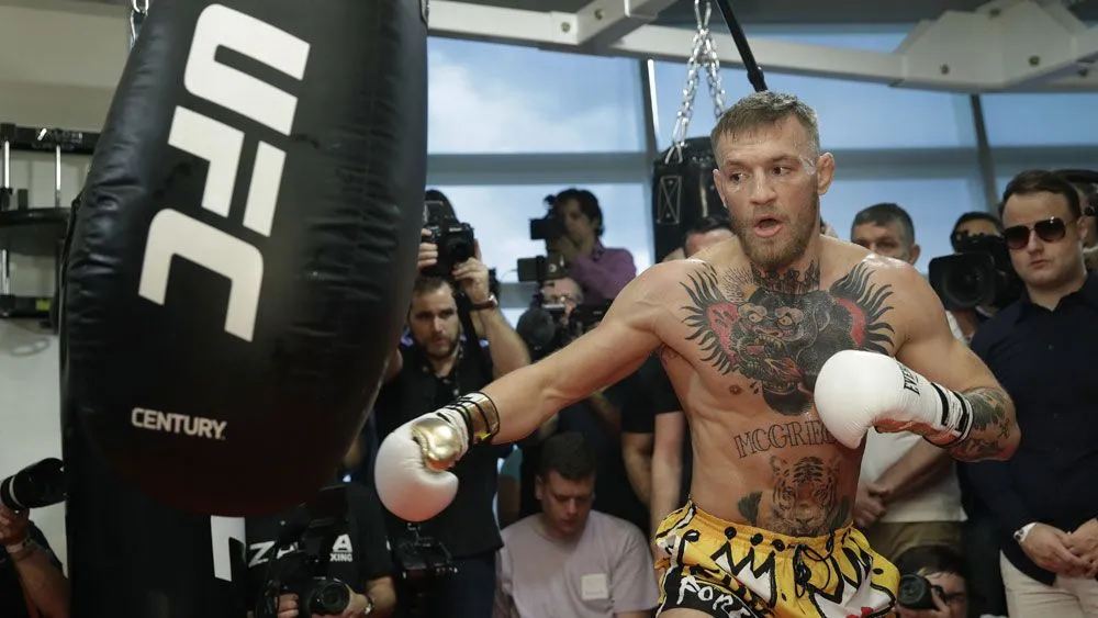 Káº¿t quáº£ hÃ¬nh áº£nh cho Conor McGregor train with heavy bag