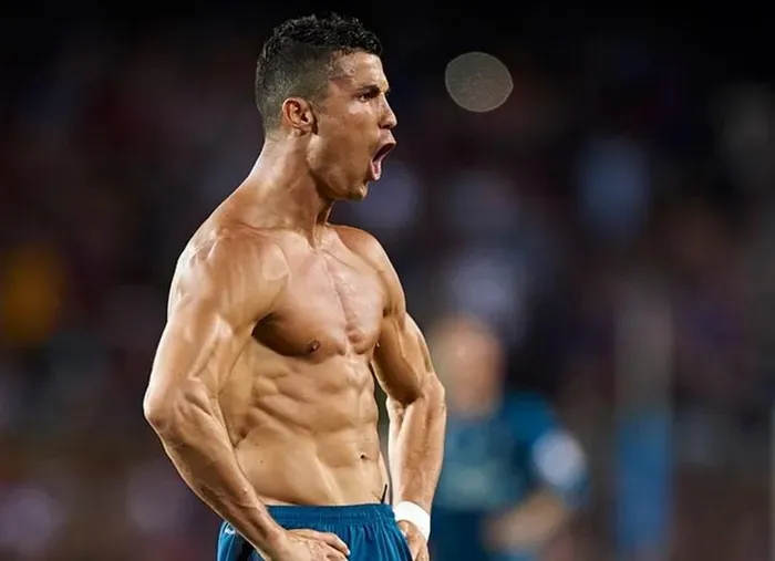 C.Ronaldo là một trong những cầu thủ có body đẹp nhất giới cầu thủ.