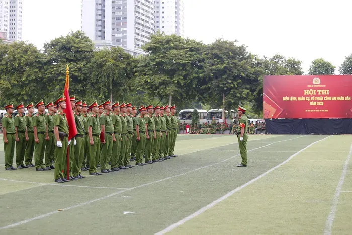 Các đơn vị đều sử dụng trang phục thường dùng đúng điều lệnh Công an nhân dân; giữ nghiêm tư thế, lễ tiết tác phong; chấp hành nghiêm túc kỷ luật