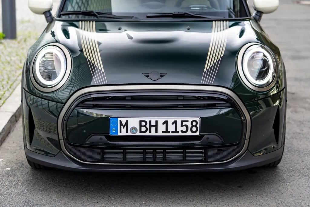 MINI Cooper S 5-Cửa Resolute Edition mới vô cùng độc đáo