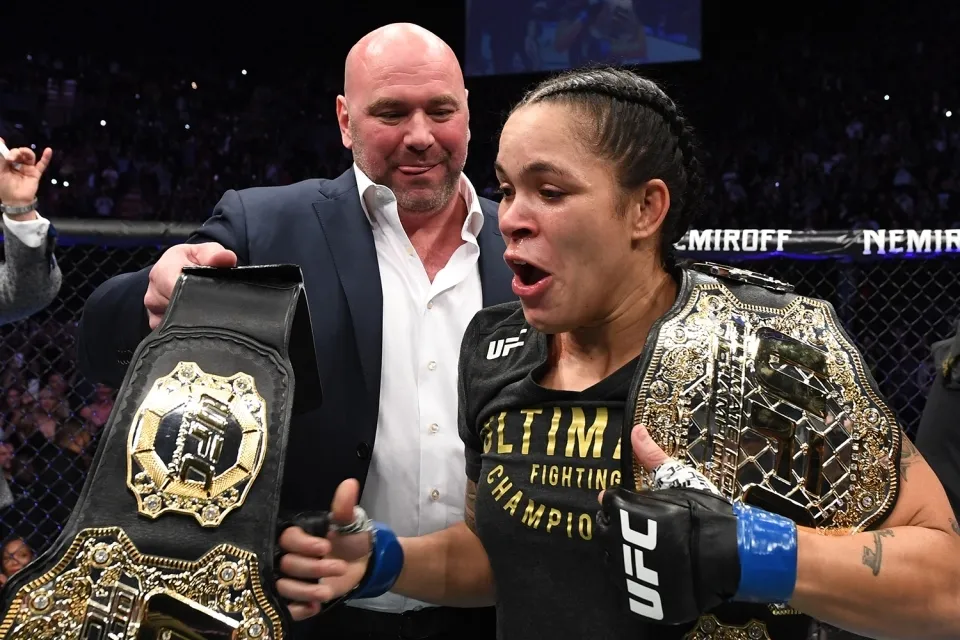 Chủ tịch UFC Dana White nổi điên sau khi Amanda Nunes bất ngờ để ngỏ khả năng giải nghệ.