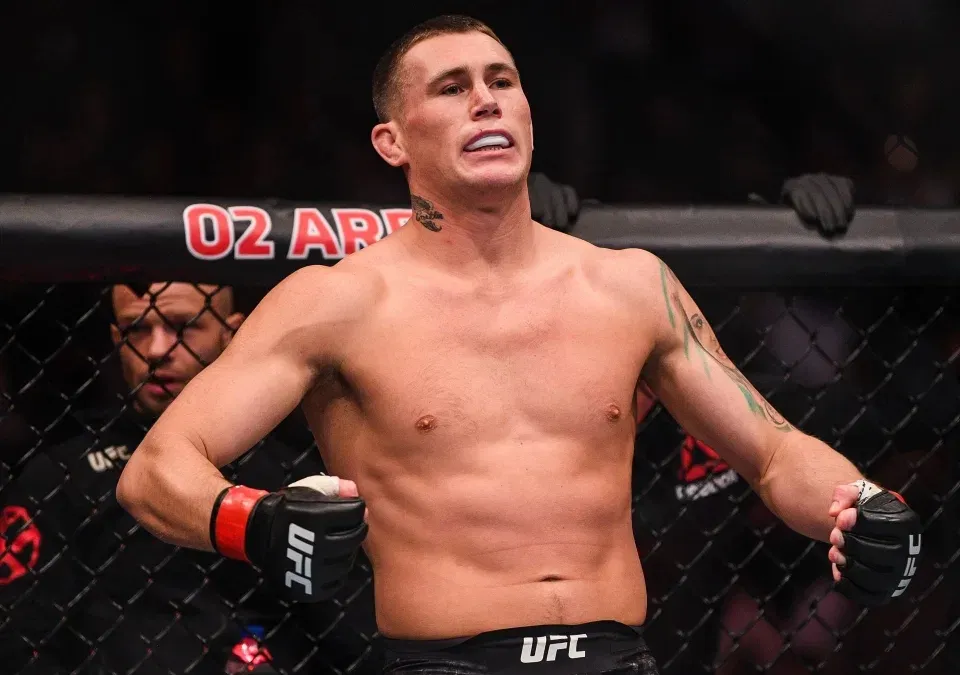 Darren Till sẽ thượng đài với Robert Whittaker vào ngày 25/07.