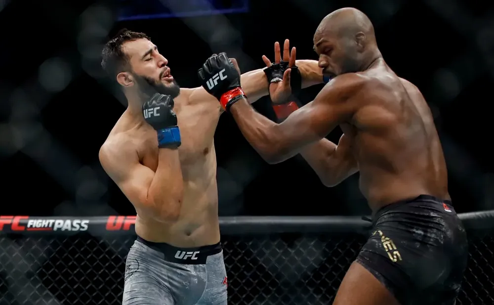 Dominick Reyes tin Jon Jones chuyển lên hạng cân nặng vì không muốn tái đấu với mình.