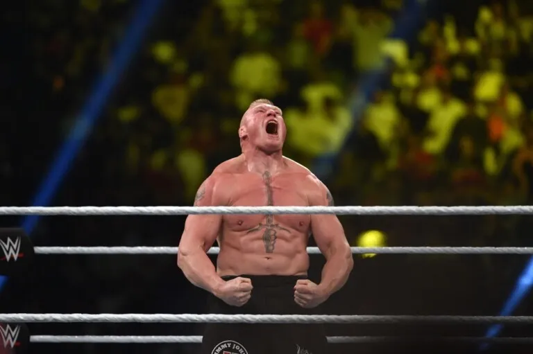 Brock Lesnar vẫn chưa phản hồi đề nghị đấu Jon Jones.