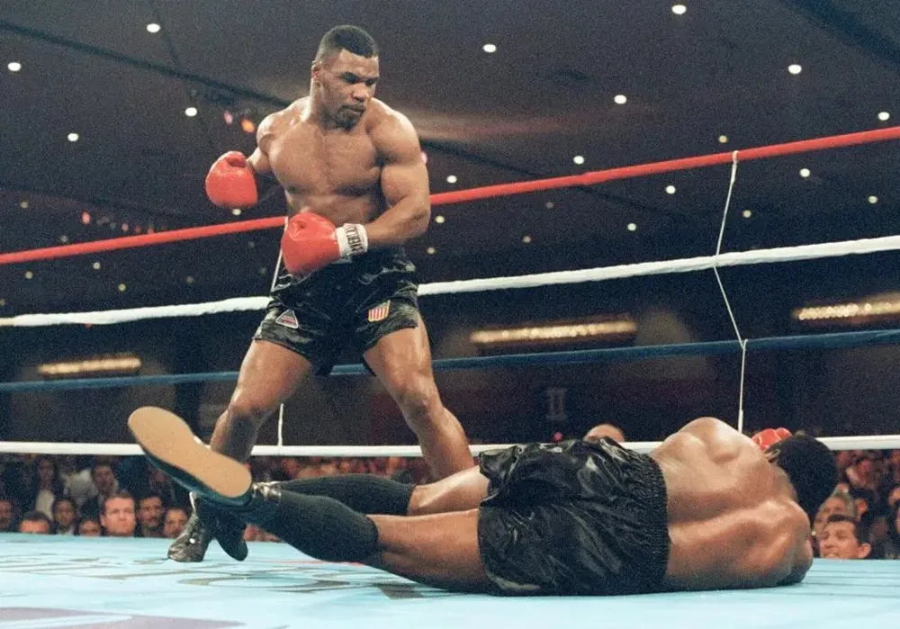 Mike Tyson từng là nhà vô địch quyền Anh hạng nặng trẻ nhất trong lịch sử.