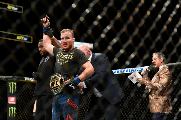 Phản ứng của Justin Gaethje khi bị UFC viết sai tên trong quảng cáo