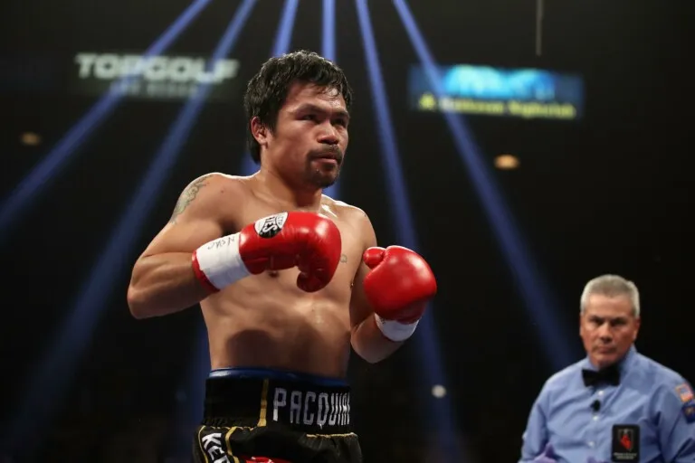 Manny Pacquiao là tay đấm đầu tiên vô địch thế giới ở 8 hạng cân khác nhau.