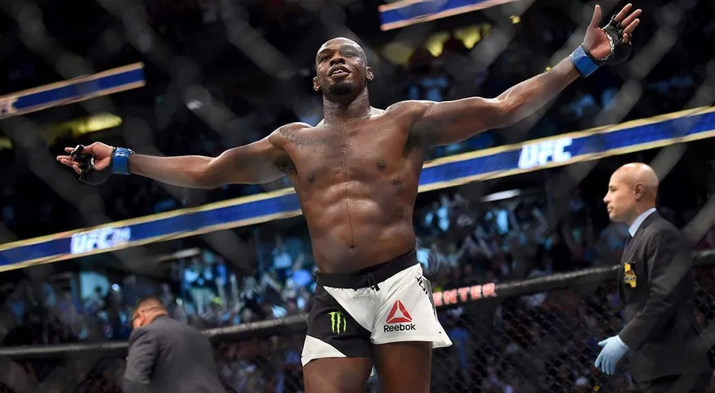 Jon Jones đánh bại Daniel Cormier tại UFC 214 nhưng kết quả sau đó bị hủy do Bones dính chất cấm.