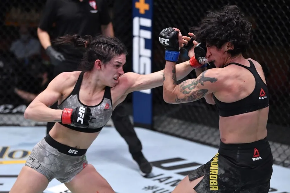 Mackenzie Dern có chiến thắng ấn tượng trước Virna Jandiroba tại UFC 256.